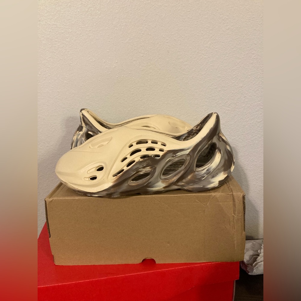 Yeezy foam runner mx cream clay